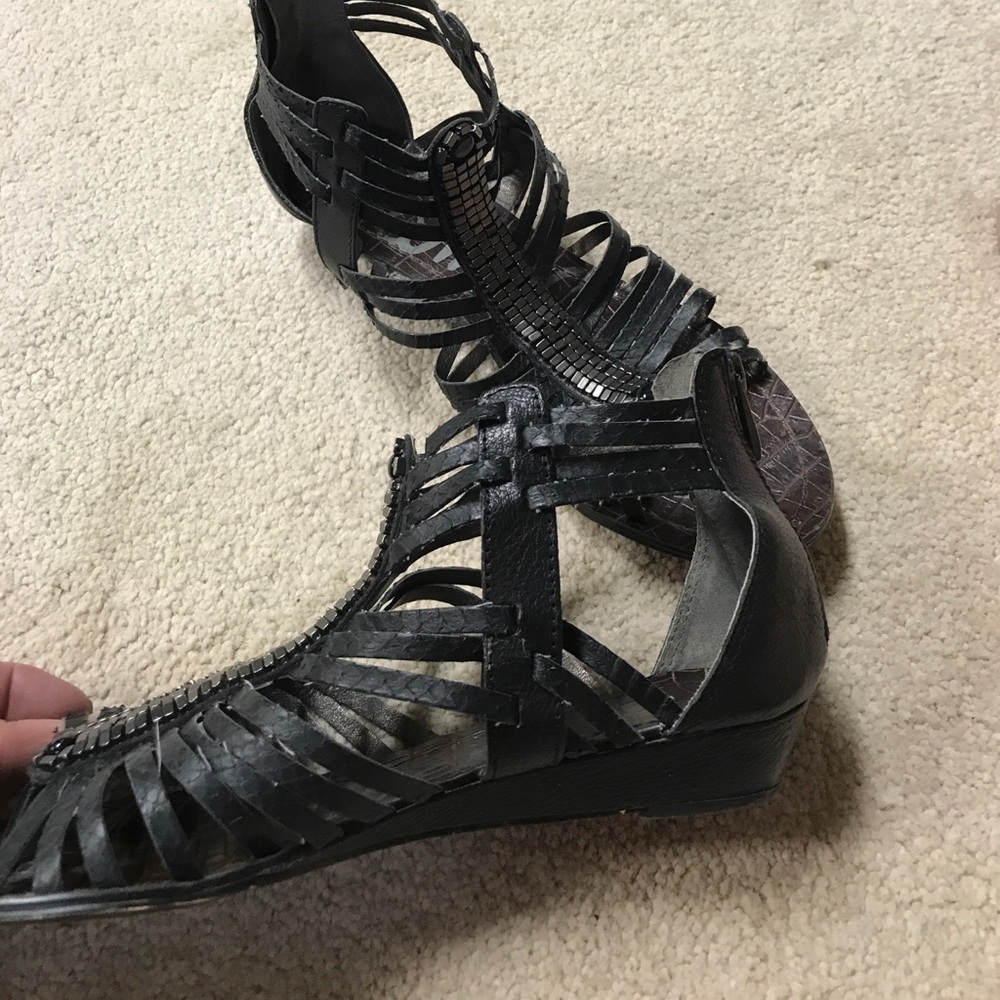 Sandals - Picture 2 of 4